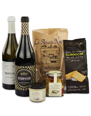 zwart-witte en zwarte fles neropasso en oropasso wijn met twee zakken snacks en twee potjes